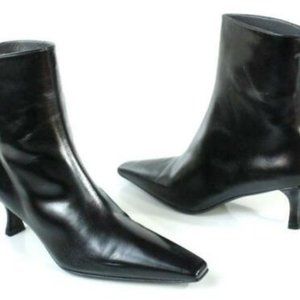 COPY - Vintage Stuart weizman Black leather booties.  SZ 9N